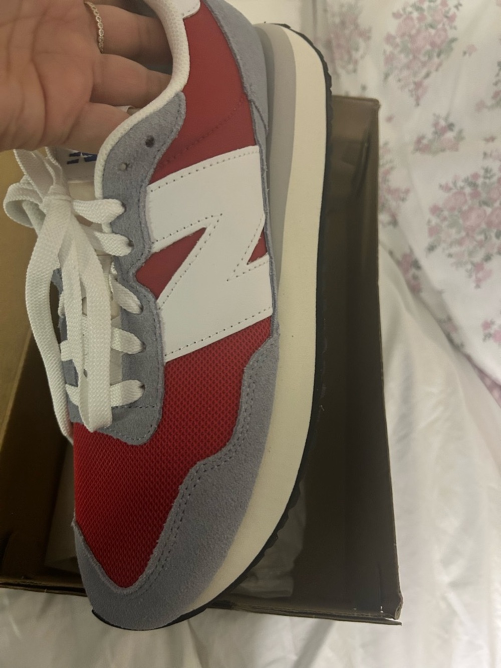 NEW BALANCE - Picture 3 of 6